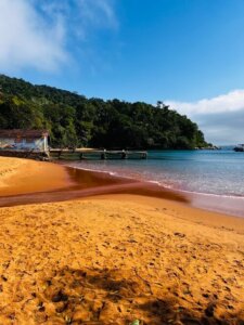 Praia de Araçatibinha